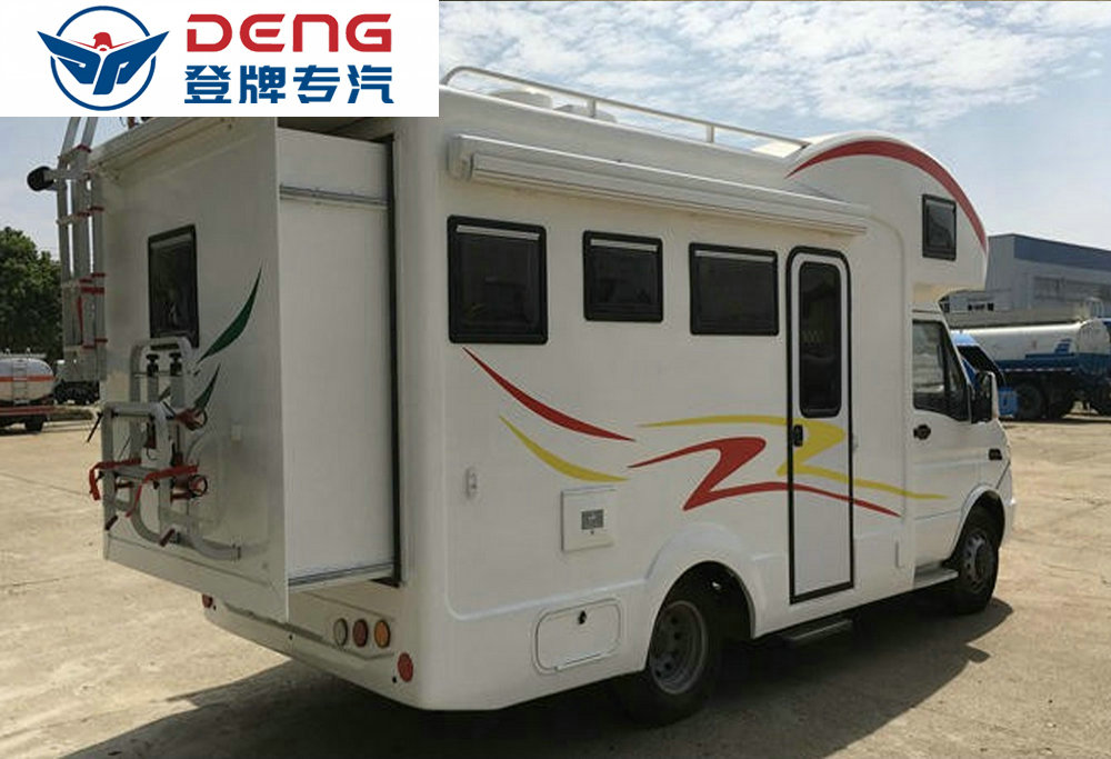 依維柯C型雙拓展房車_07