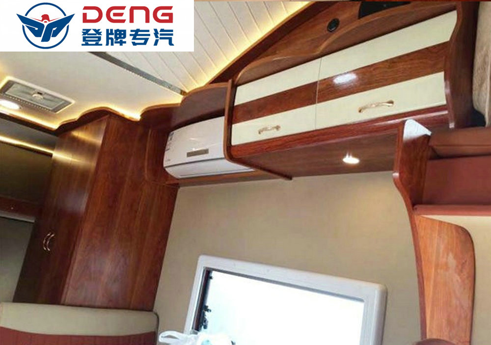 依維柯C型雙拓展房車_11