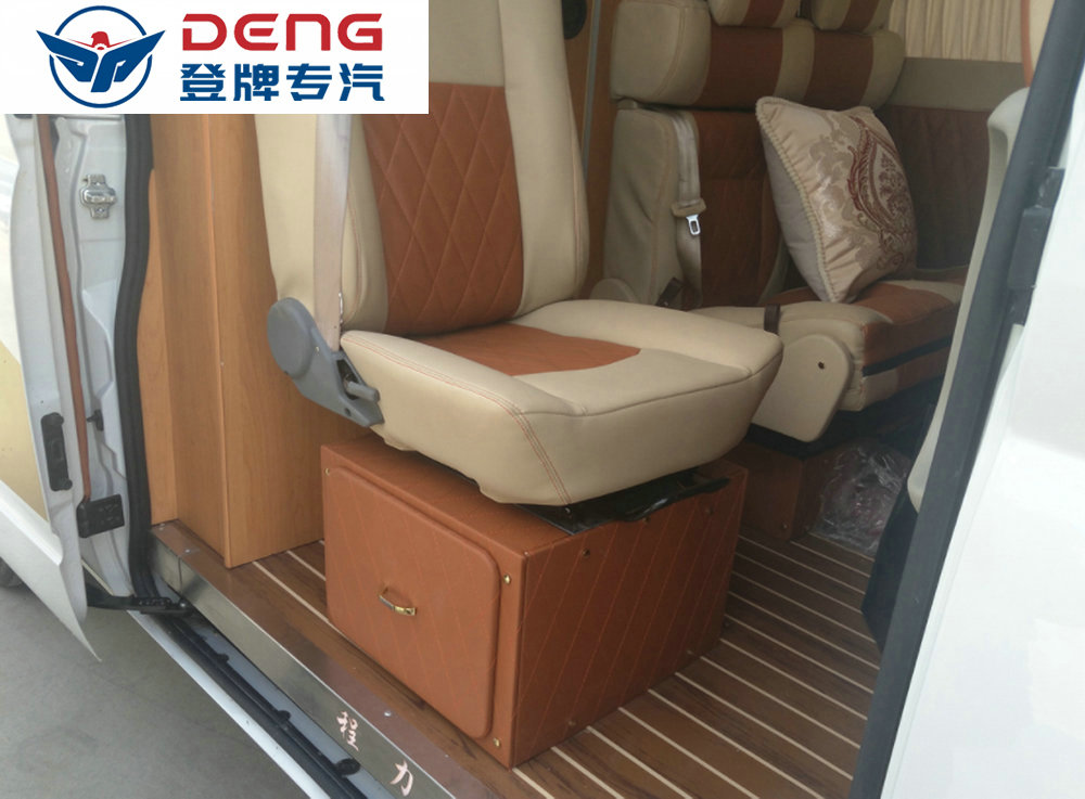 大通長(zhǎng)軸高頂房車_12